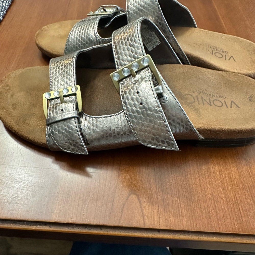 Vionic Sandals size 6
